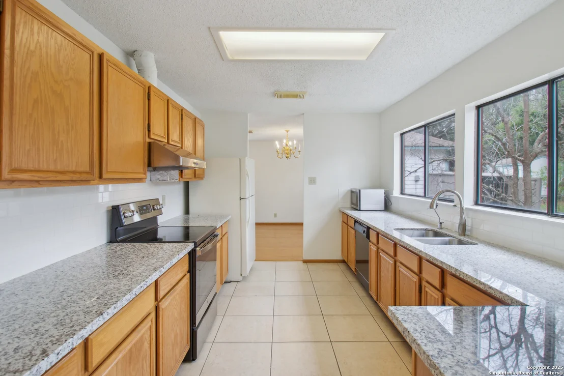 Photo of 7611 Wood Bluff