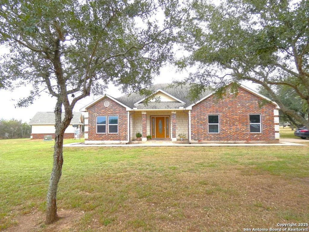 Photo of 283 Live Oak Rd