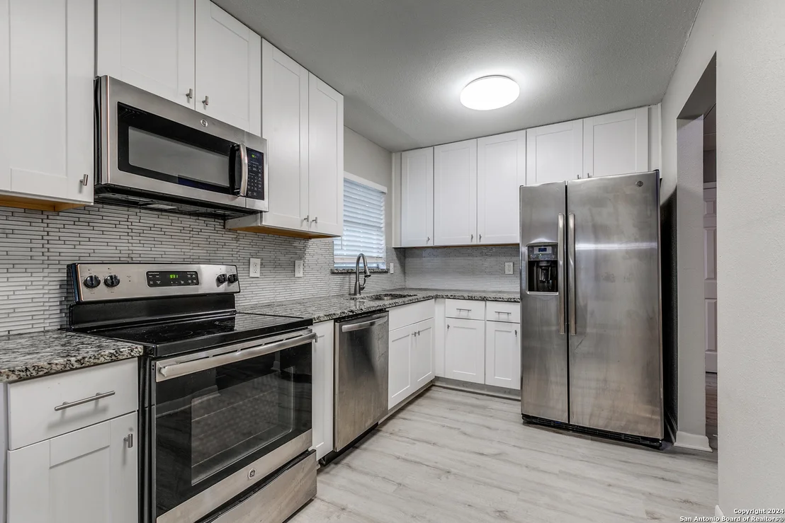 Photo of 643 OLNEY DR