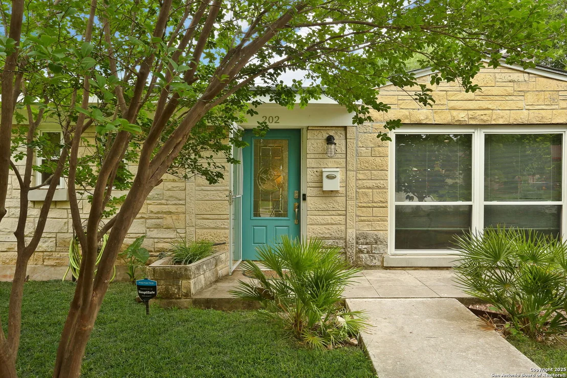 Photo of 202 Beverly Drive