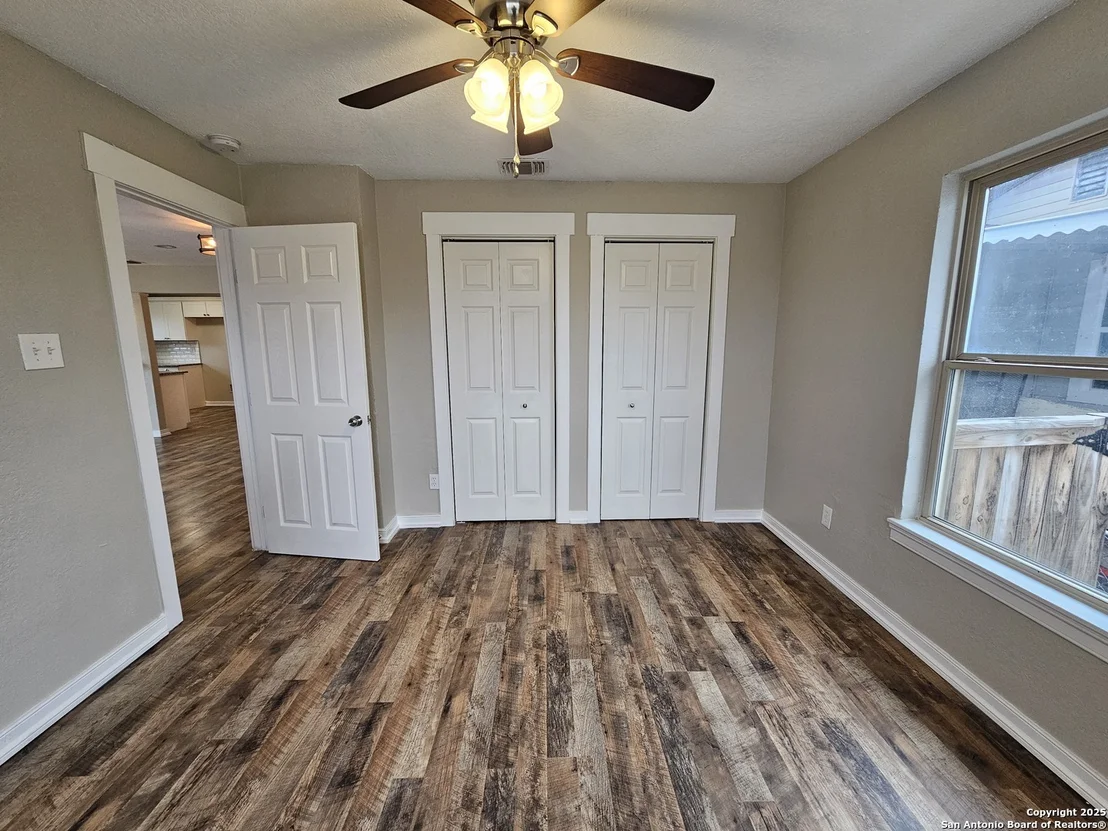 Photo of 4751 Lark
