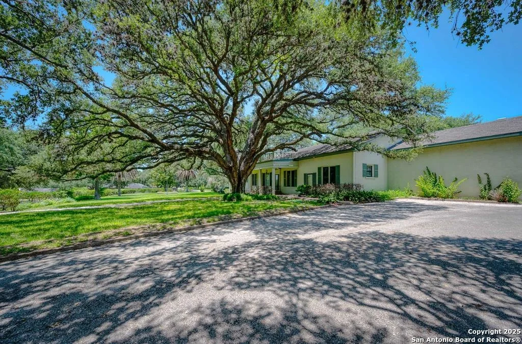 Photo of 52 Encino Loma