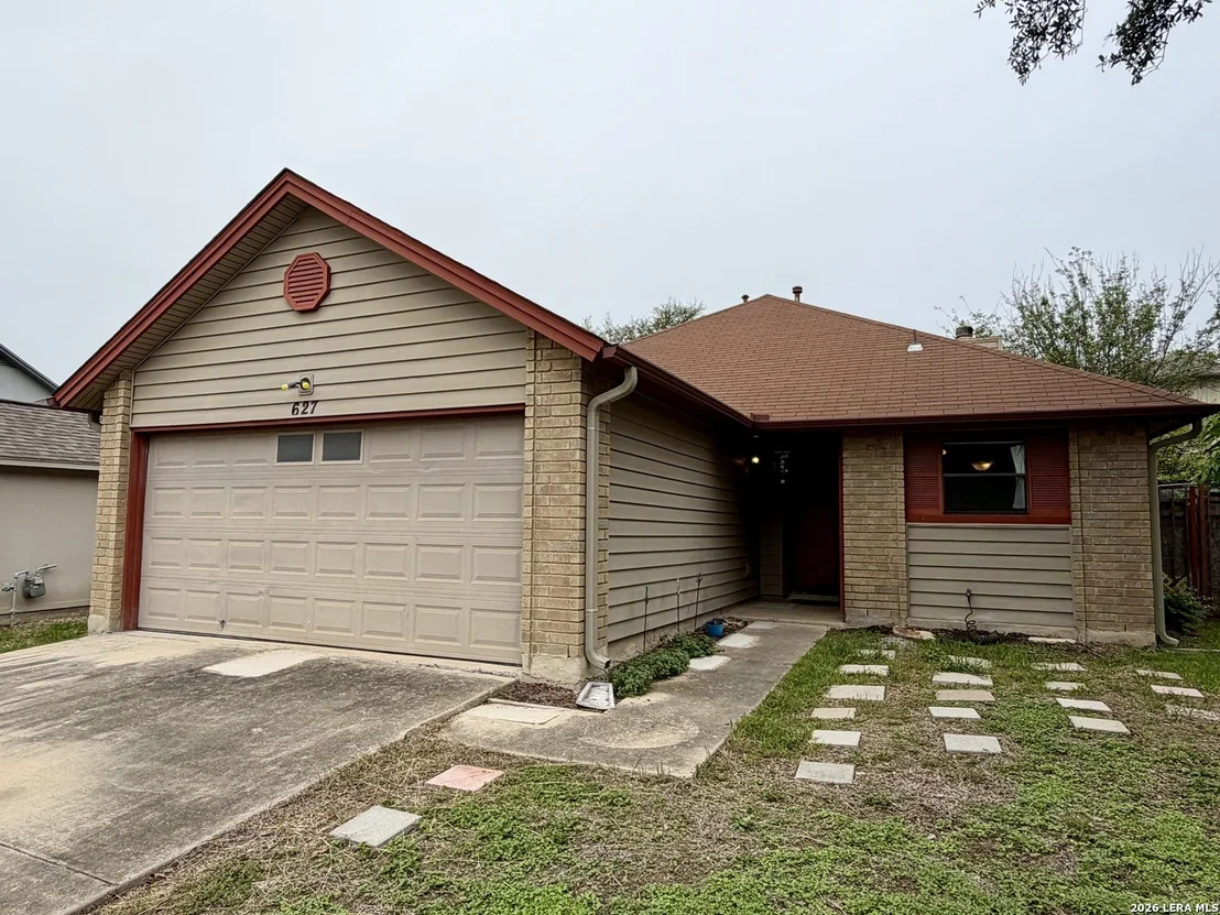 Photo of 627 Meadow Gate
