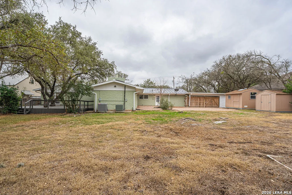 Photo of 355 Donella