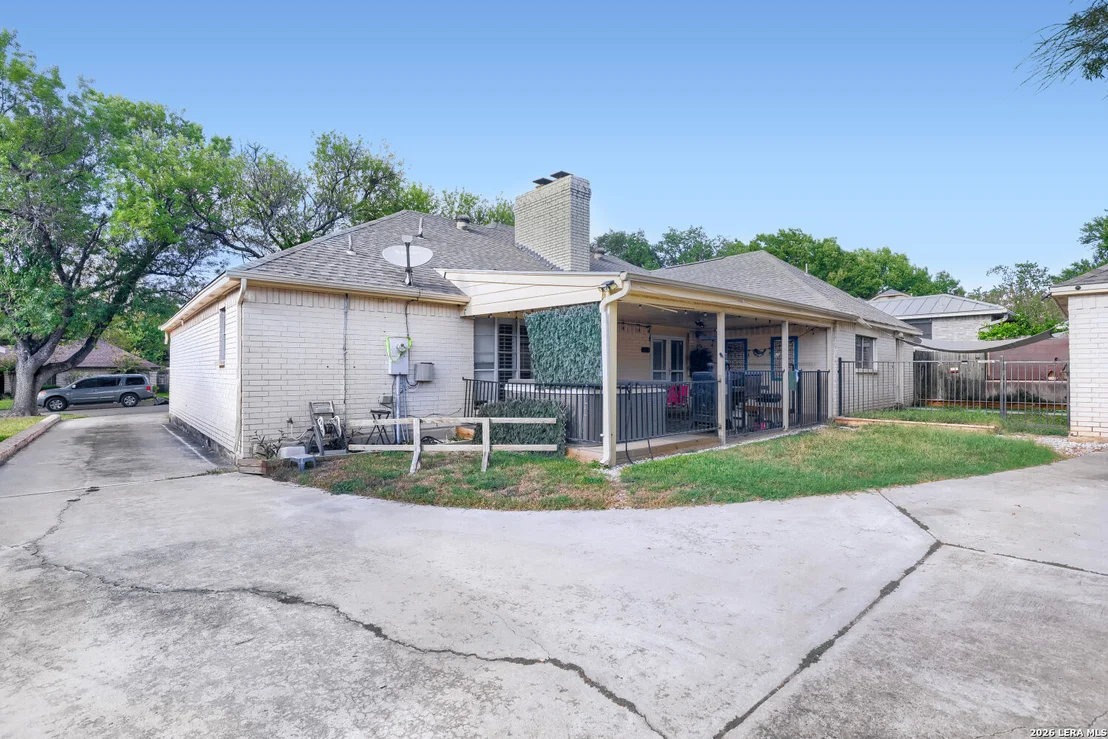 Photo of 3438 FOXBRIAR LN