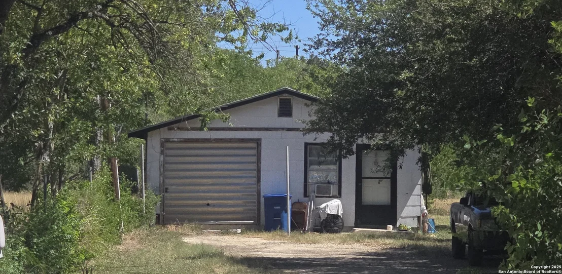 Photo of 119 W Baetz Blvd