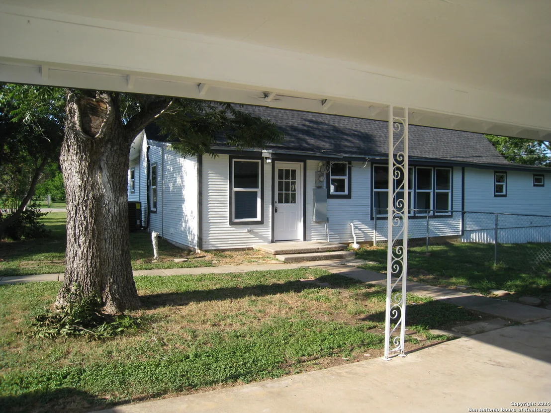 Photo of 100 NW 3RD ST