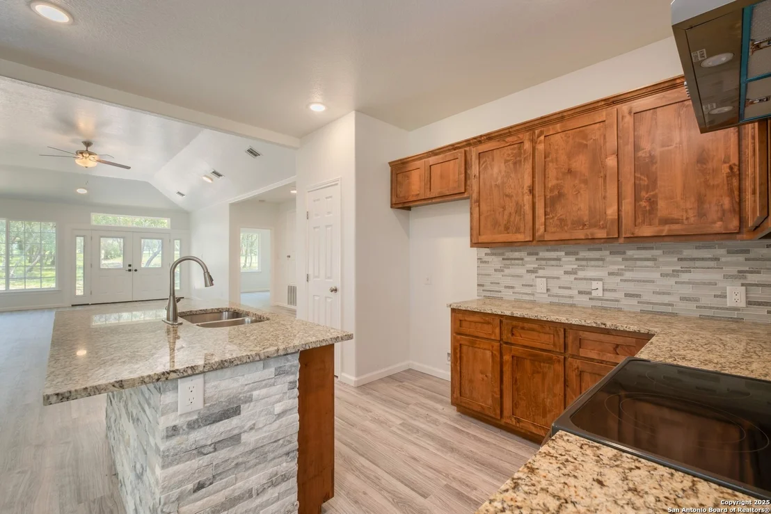 Photo of 423 County Road 2471
