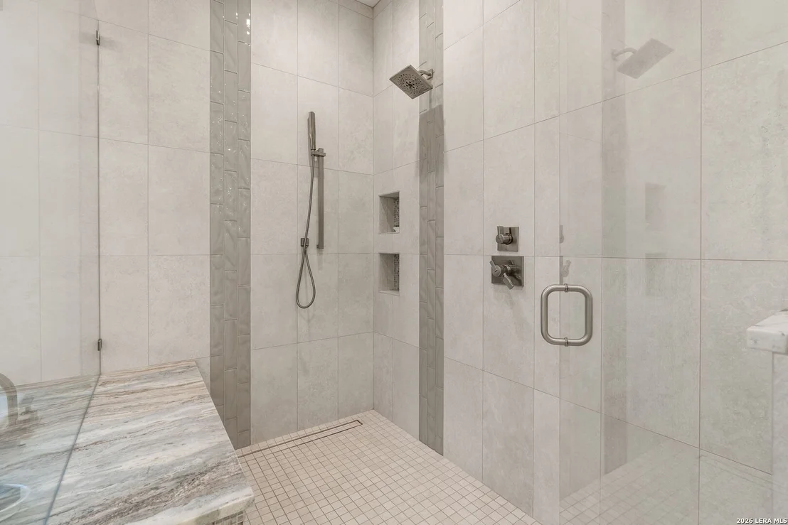 Photo of 121 Greystone Pt