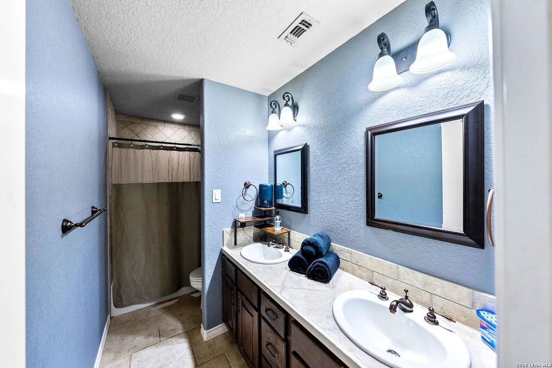 Photo of 552 Jacobs Ln