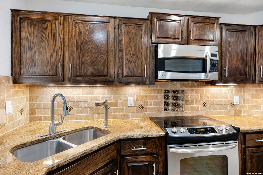 Photo of 25003 SUMMIT HOLW