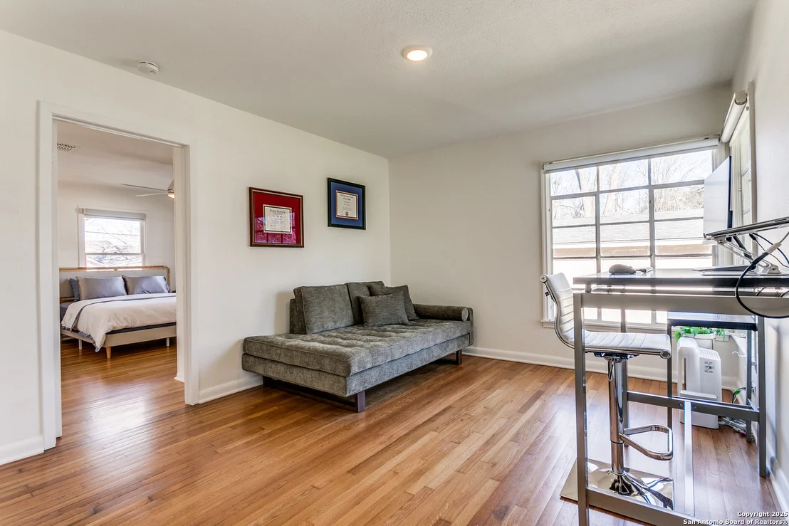 Photo of 447 Harmon