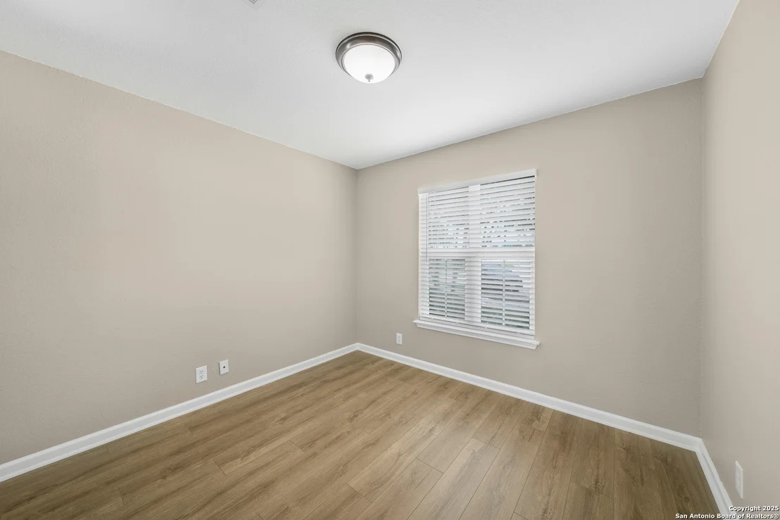Photo of 3971 Cherokee Blvd