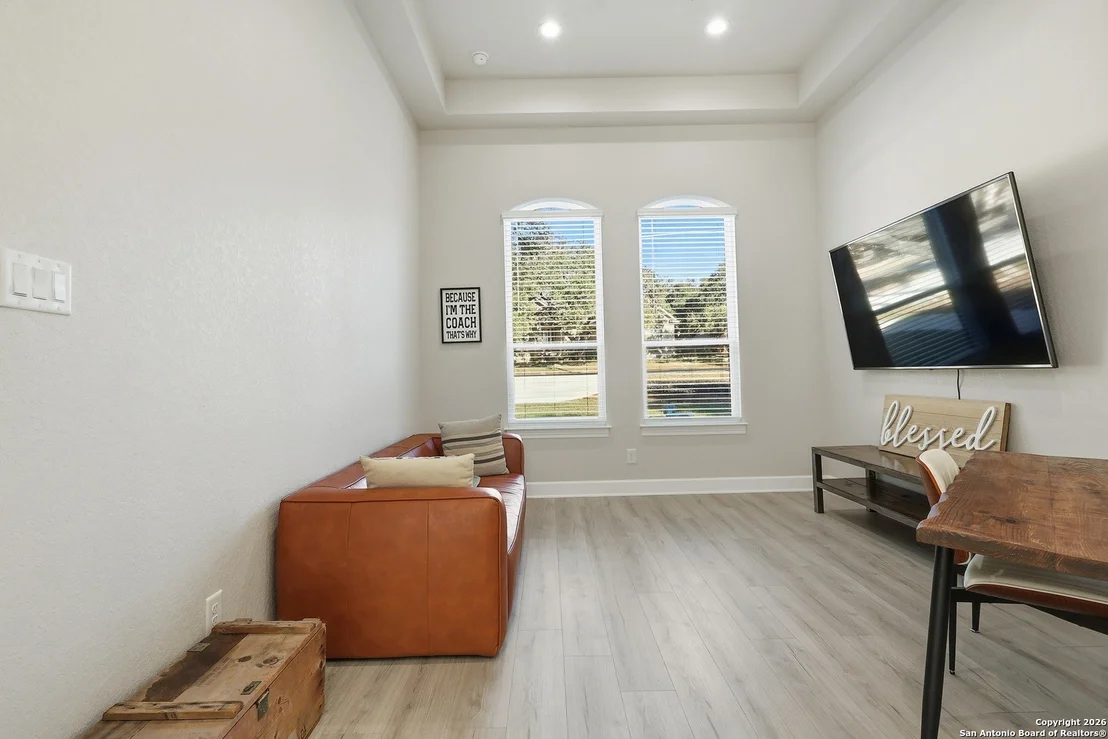 Photo of 910 Slumber