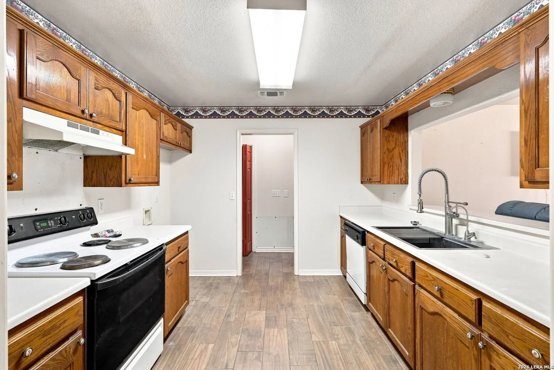 Photo of 15 SHADOW CIR