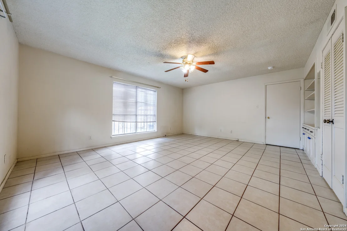 Photo of Unit 40A at 8915 Datapoint Dr