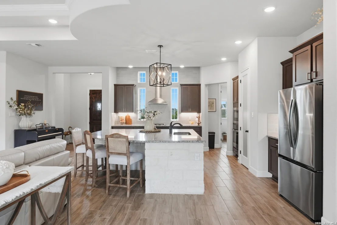 Photo of 212 HIGH POINT CIR