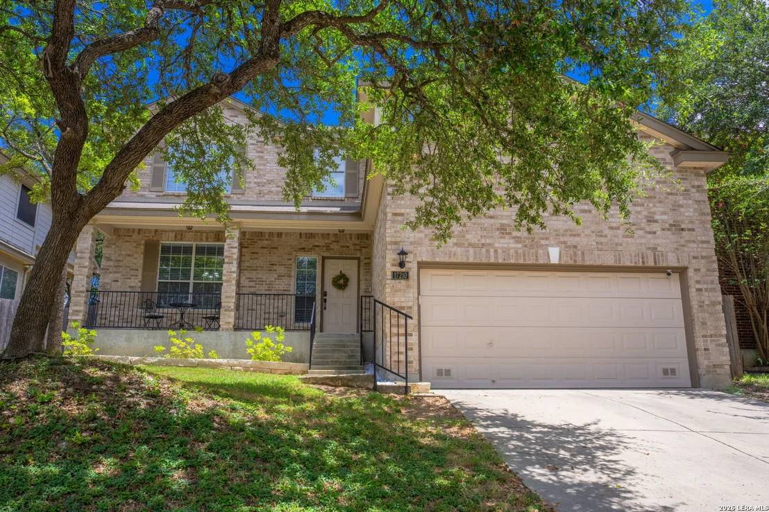 Photo of 17210 Darien Wing