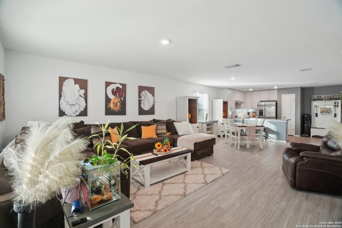 Photo of 5523 Elm Valley