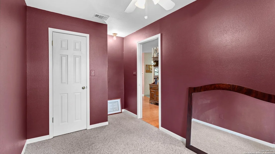 Photo of 949 Burges