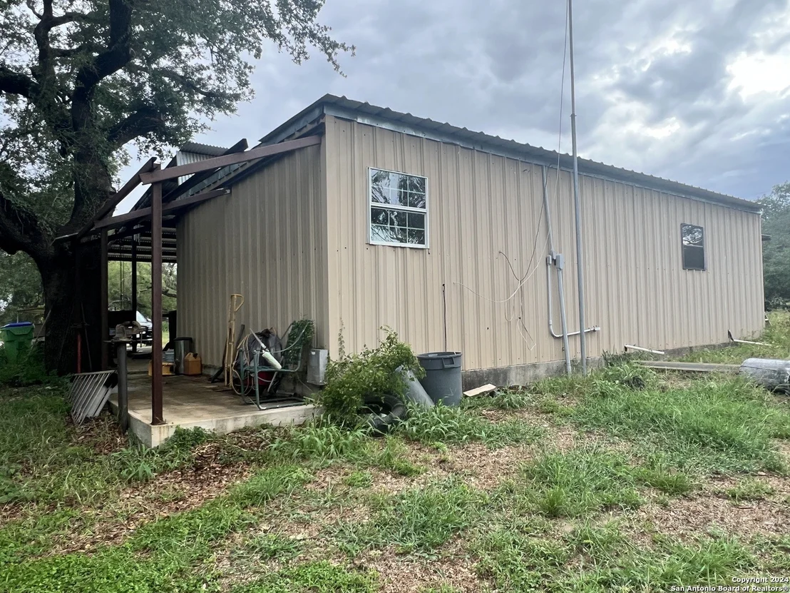 Photo of 290 River Oaks