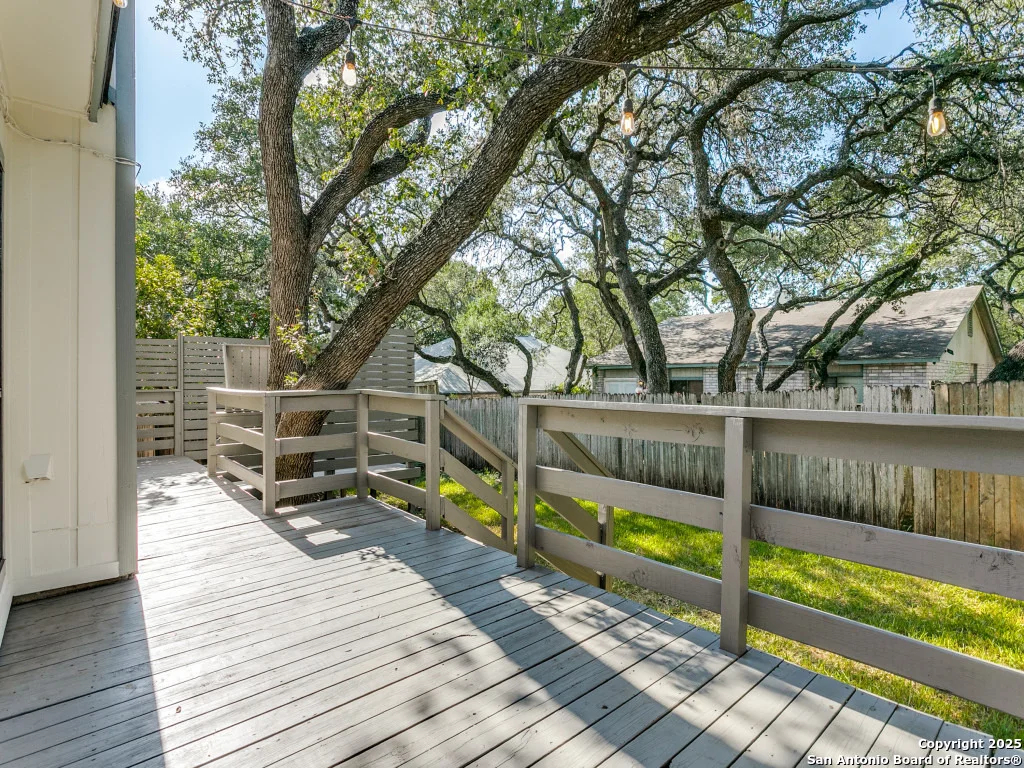 Photo of 9526 Cloverdale