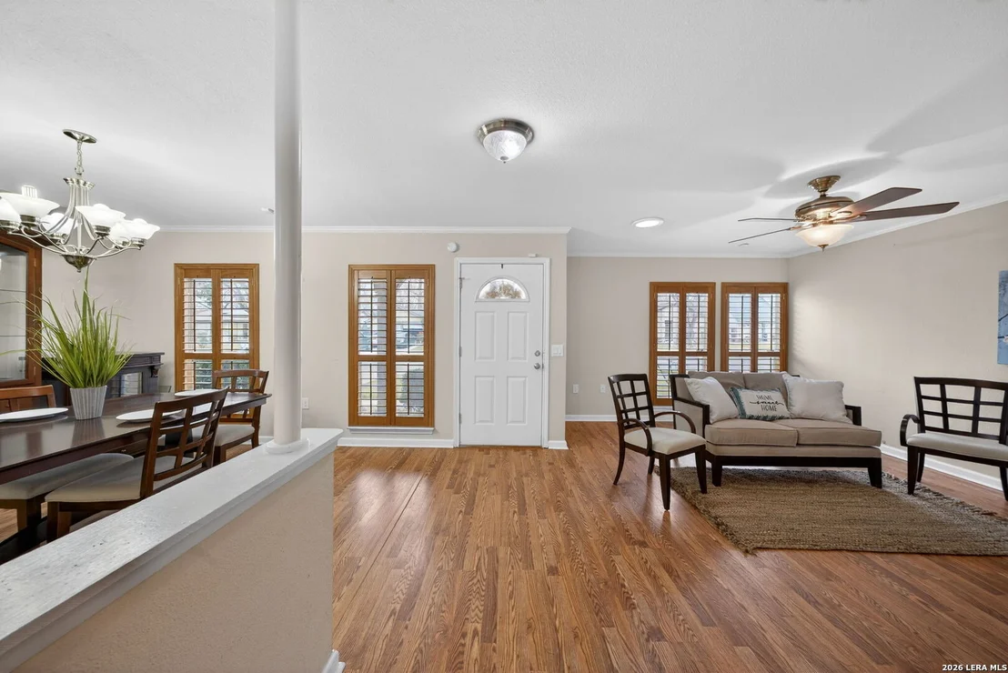 Photo of 121 Fort Wayne