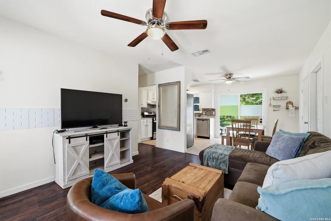 Photo of 6707 Pear Tree