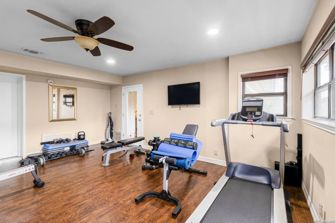 Photo of 1406 BUTTON LN