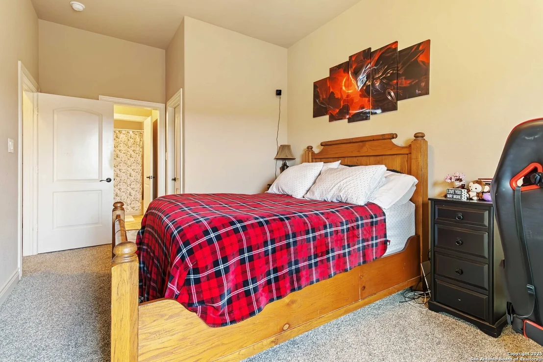 Photo of 8905 Soaring Oak