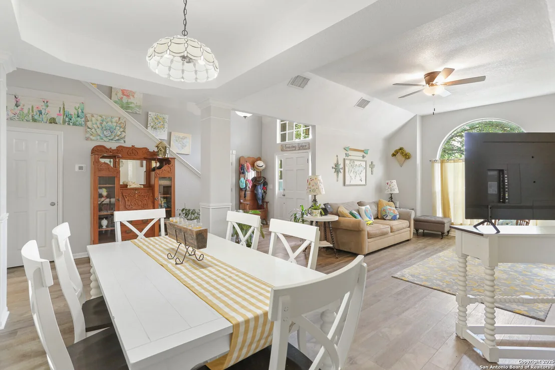 Photo of 640 Riverside