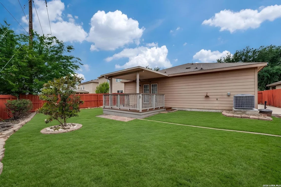 Photo of 6626 Luckey Tree