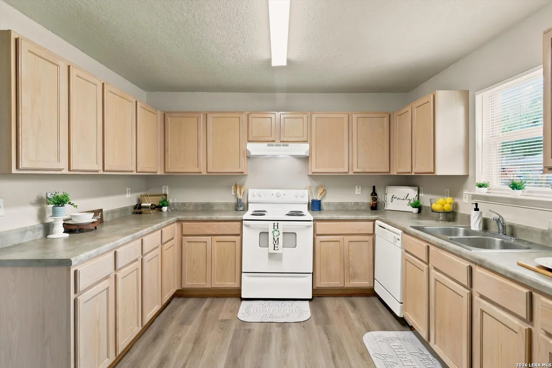 Photo of 8235 Heights Vly