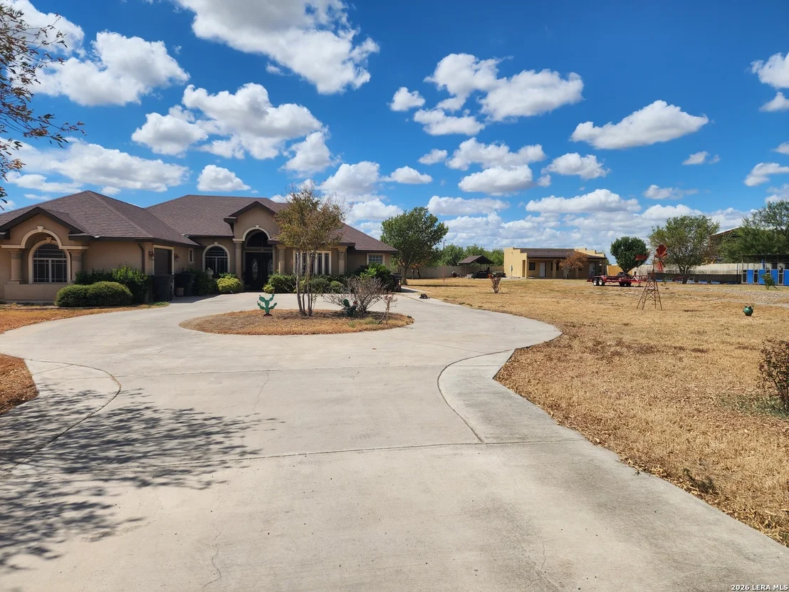 Photo of 210 COUNTY ROAD 237