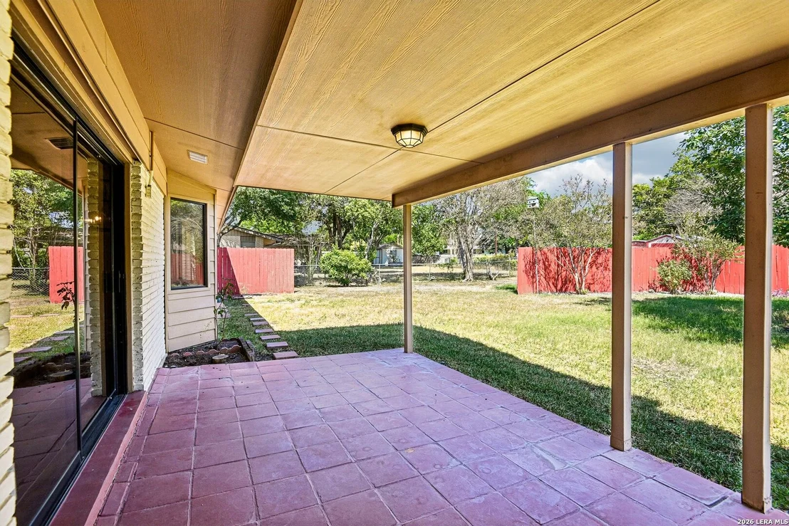 Photo of 8714 MIDCROWN DR