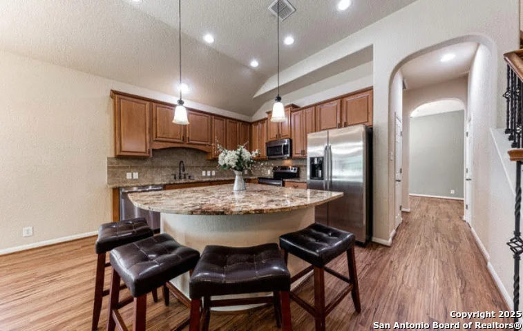 Photo of 1210 Magellan