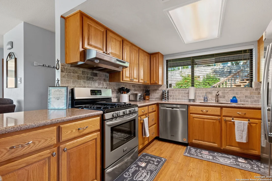 Photo of 1043 LEDGE PATH