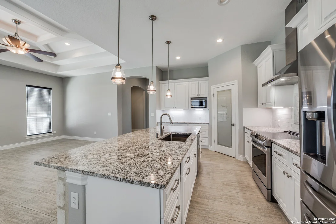 Photo of 712 COUNTY ROAD 3823