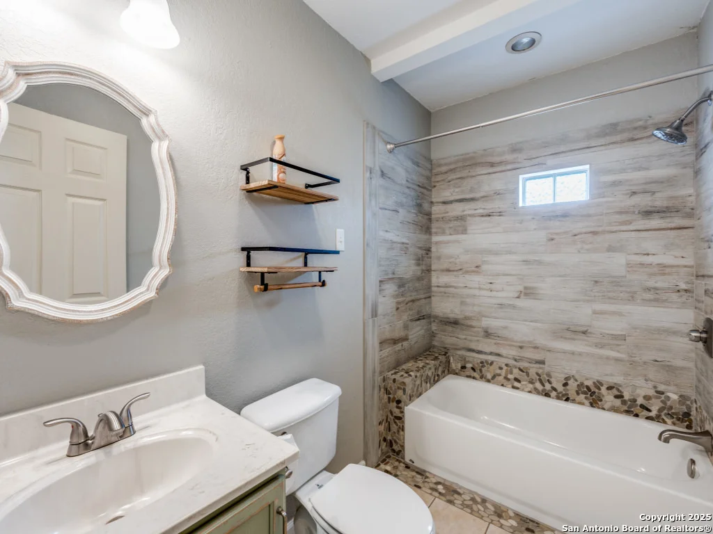 Photo of 505 river oak