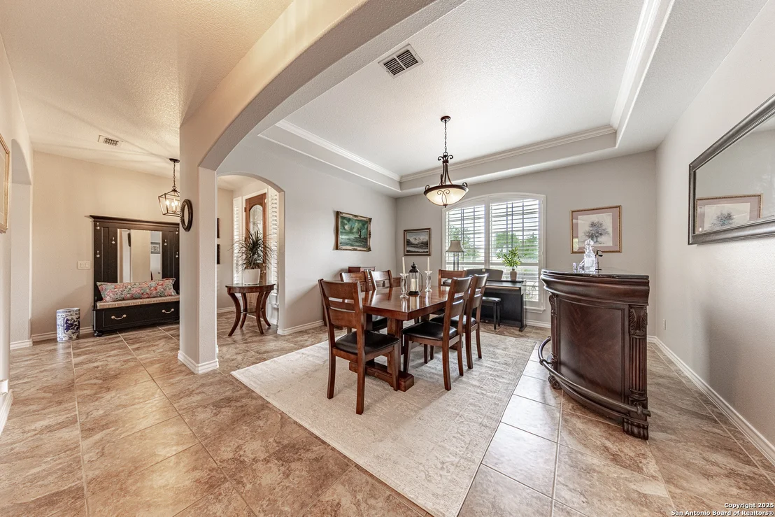 Photo of 2390 FRONTIER