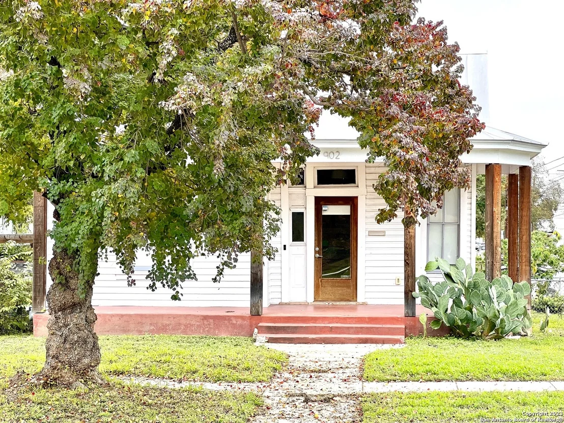 Photo of 902 N PINE ST