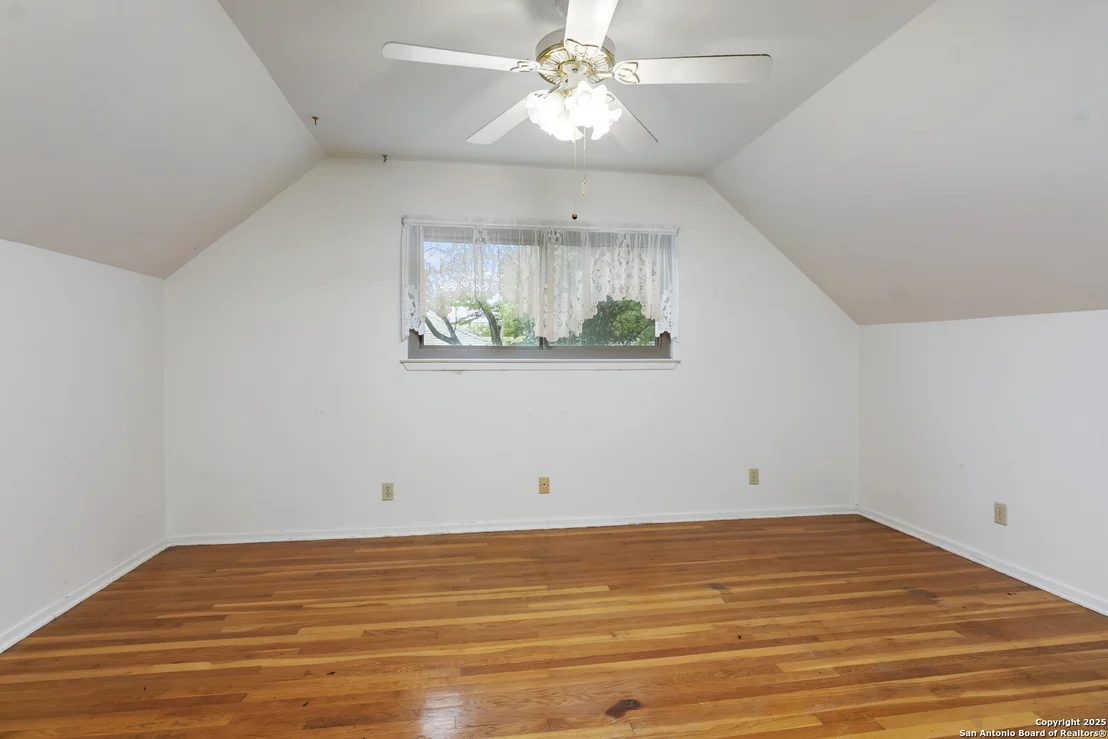 Photo of 606 Serenade