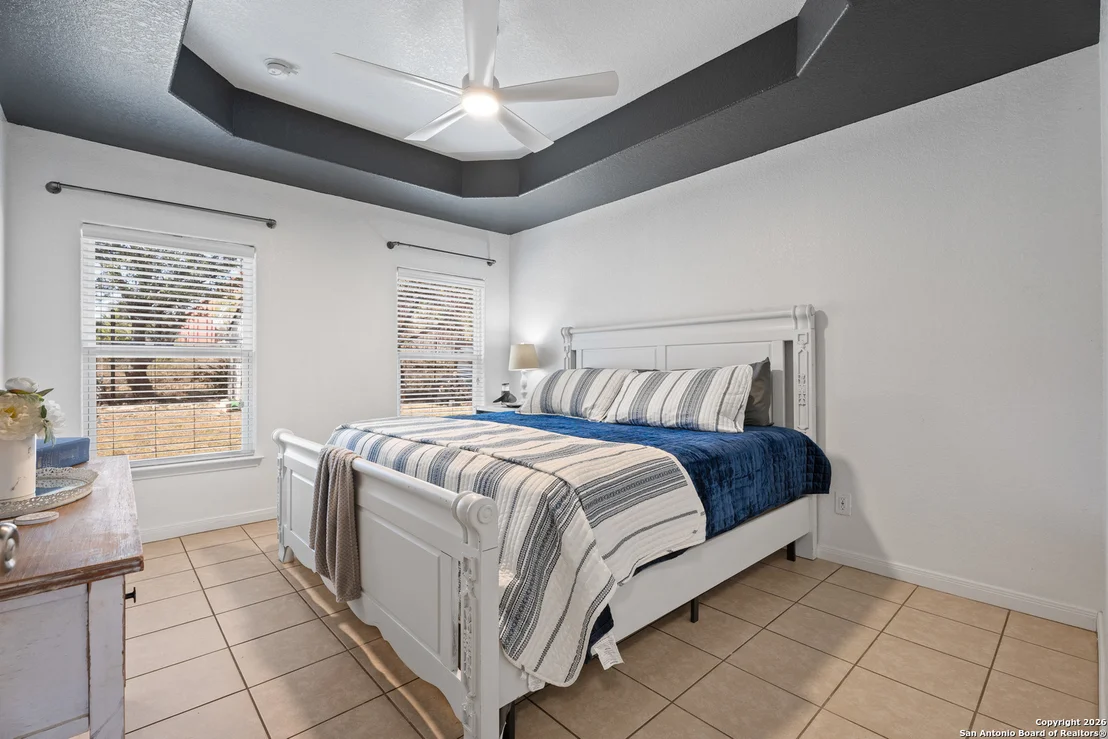 Photo of 1376 Hedgestone