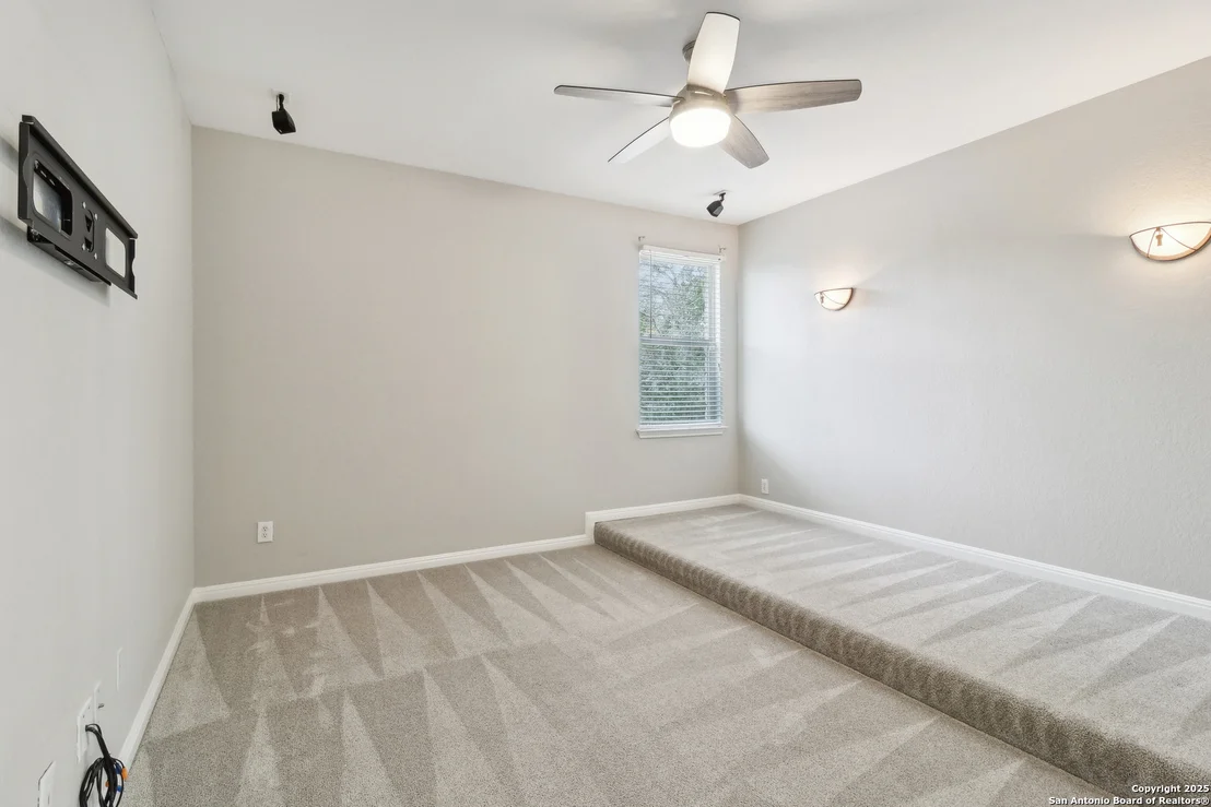 Photo of 605 COUNTY ROAD 2763