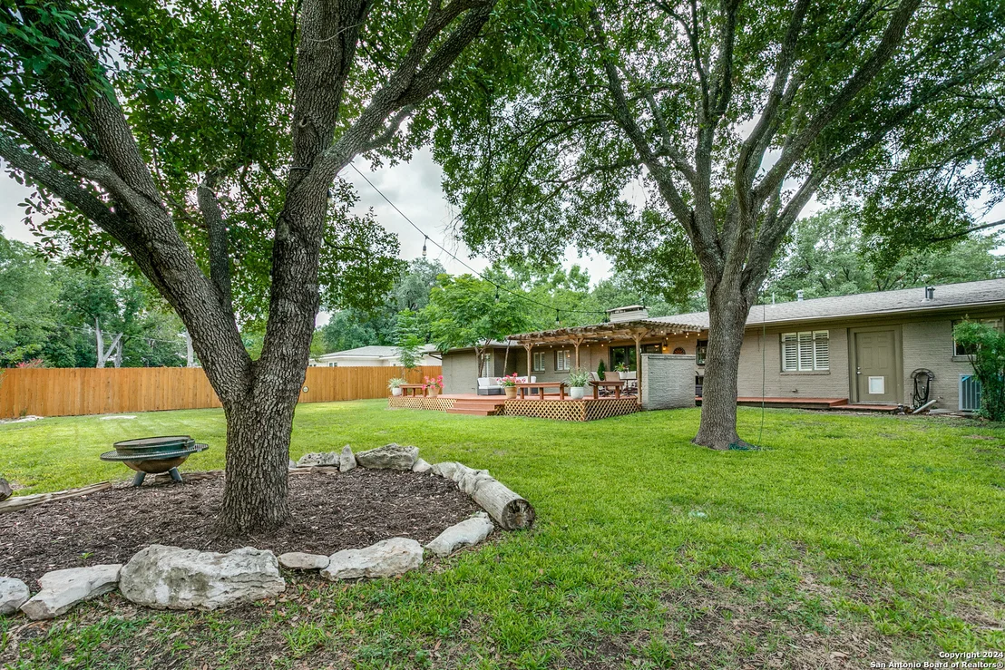 Photo of 423 NORTHRIDGE DR