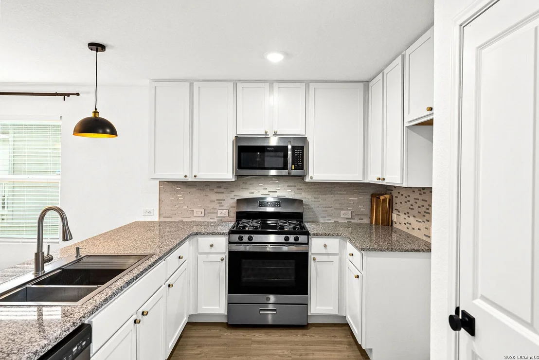 Photo of 822 COOK BND