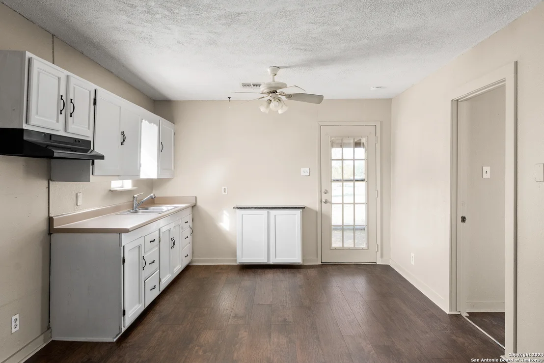 Photo of 412 W COKER AVE