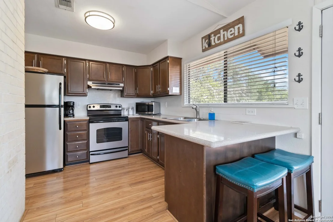Photo of 1291 Springwater