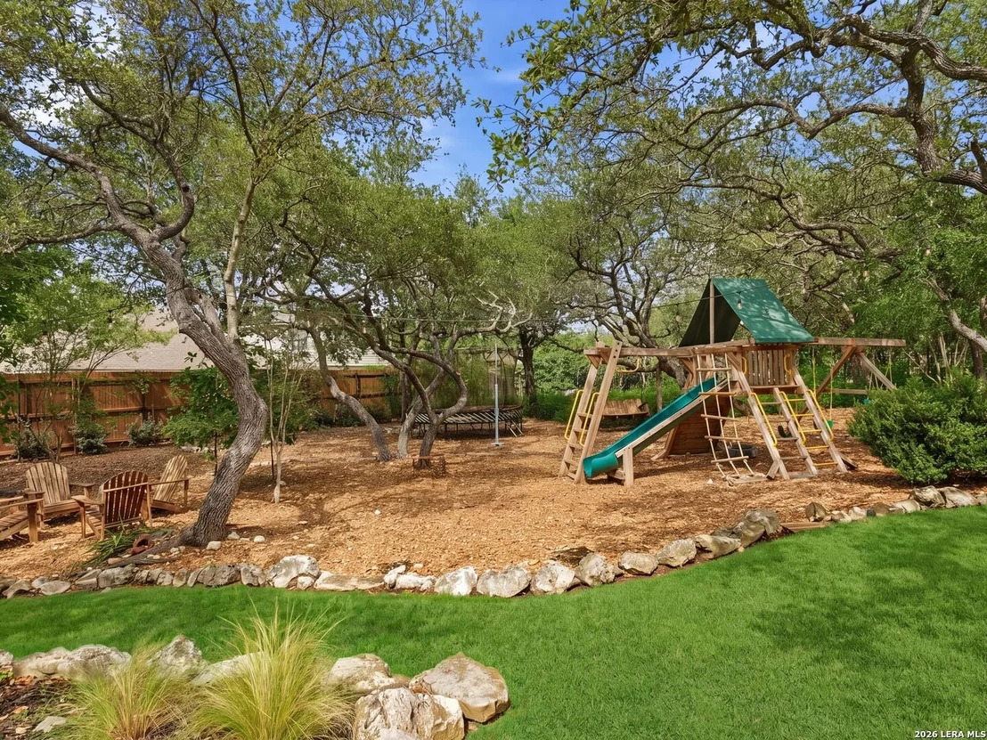 Photo of 2355 Oakland Bend