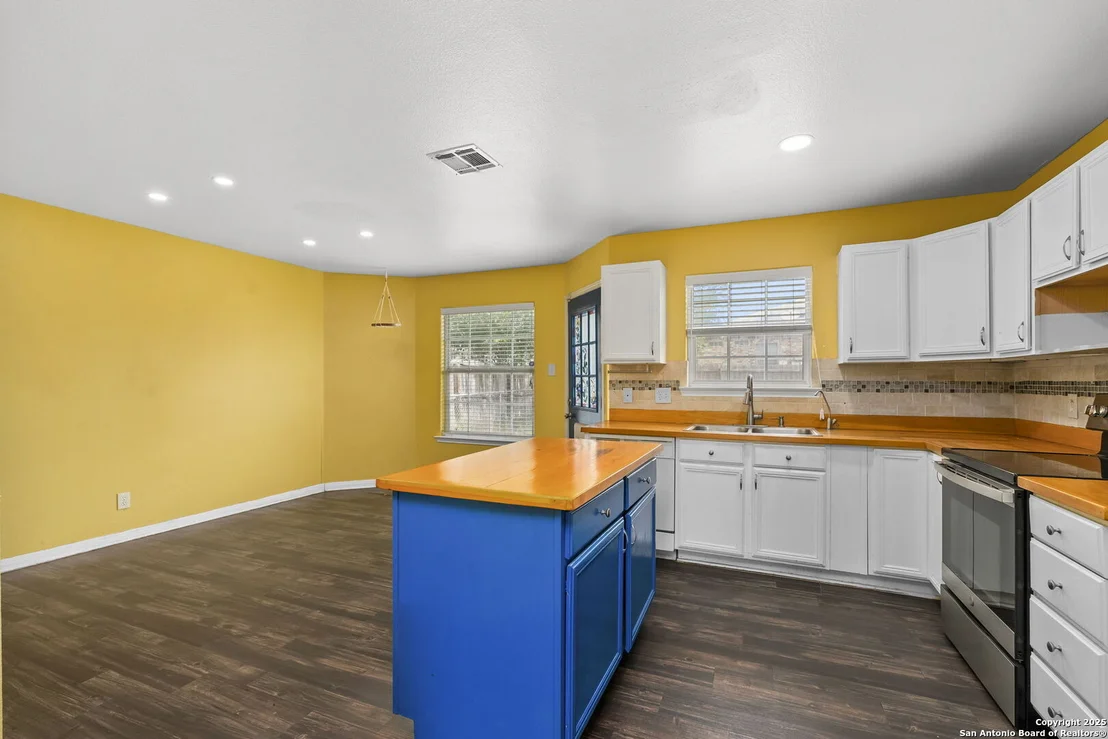 Photo of 5927 Tree View